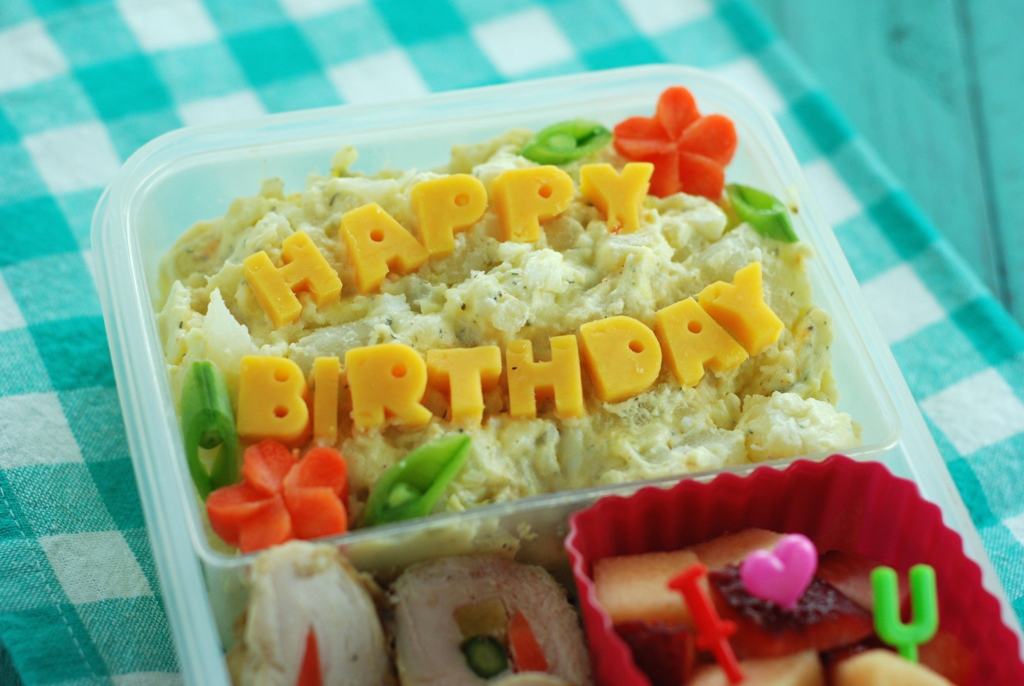 Бенто тортик прикольный на день рождения. Бенто Happy Birthday. Бенто торт. Бенто тортик с днем рождения. Бенто торт на день рождения мальчику.