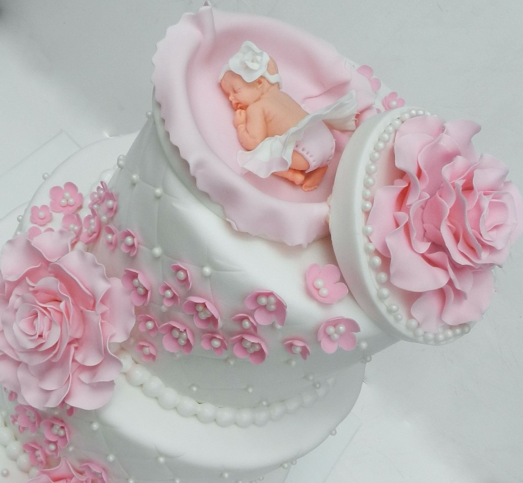 Торт с рождением дочки. Торт на выписку для девочки. Торт для новорожденных. Тортик для новорожденной девочки. Торт для новорожденных девочек.