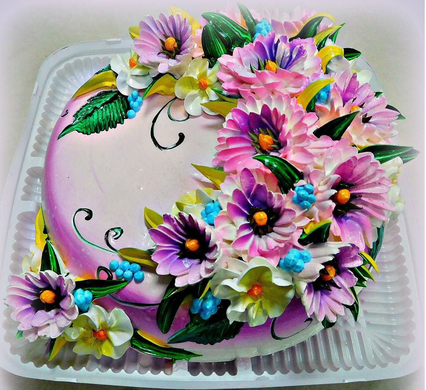 Красивые торты на 10 лет. Торт с цветами. Красивые торты с цветами. Красивые кремовые торты. Торт с кремовыми цветами.