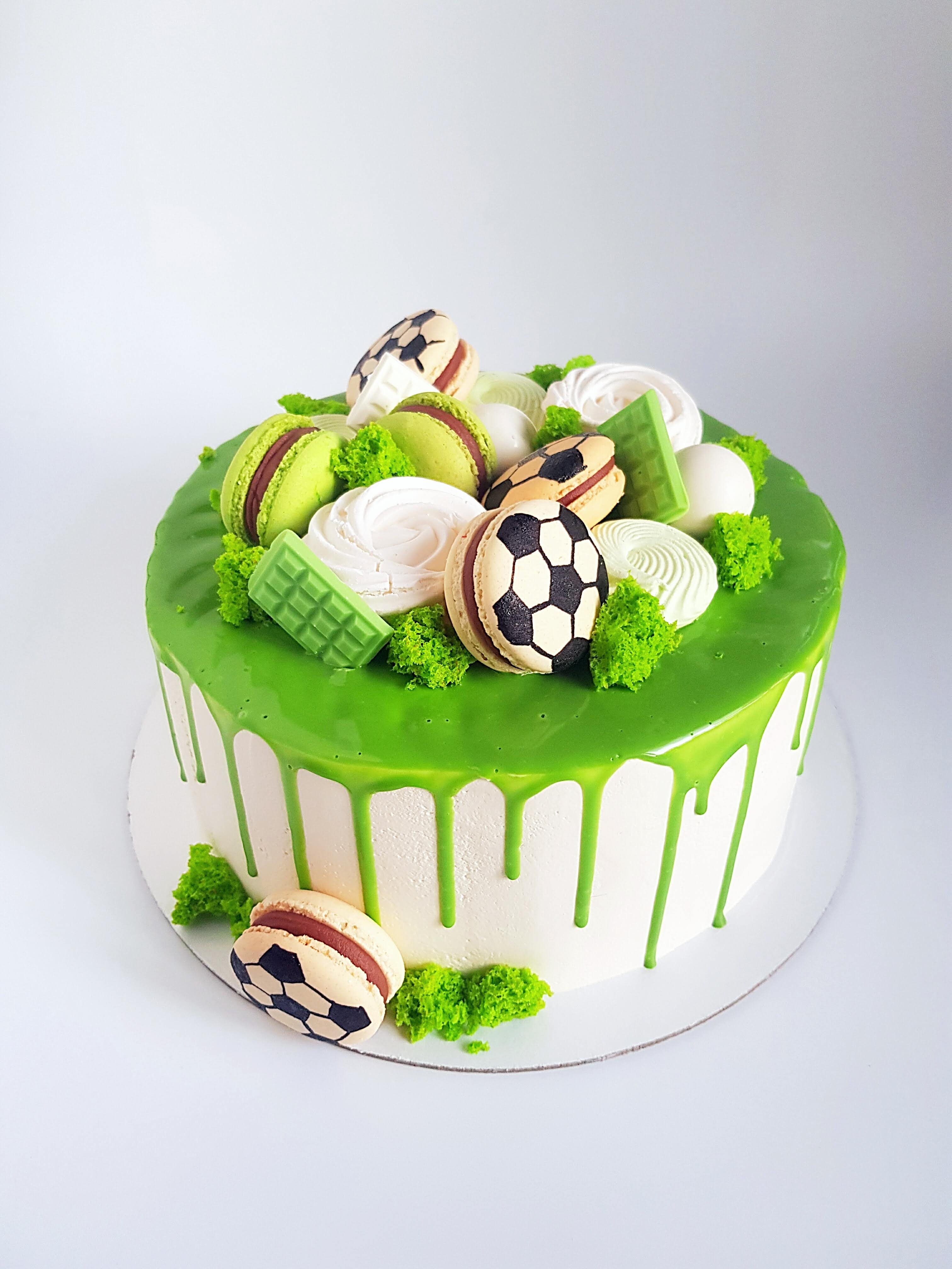 Торт для мальчика 10 лет фото. Торт для мальчика. Зеленый торт для мальчика. Детский торт без мастики. Салатовый торт для мальчика.