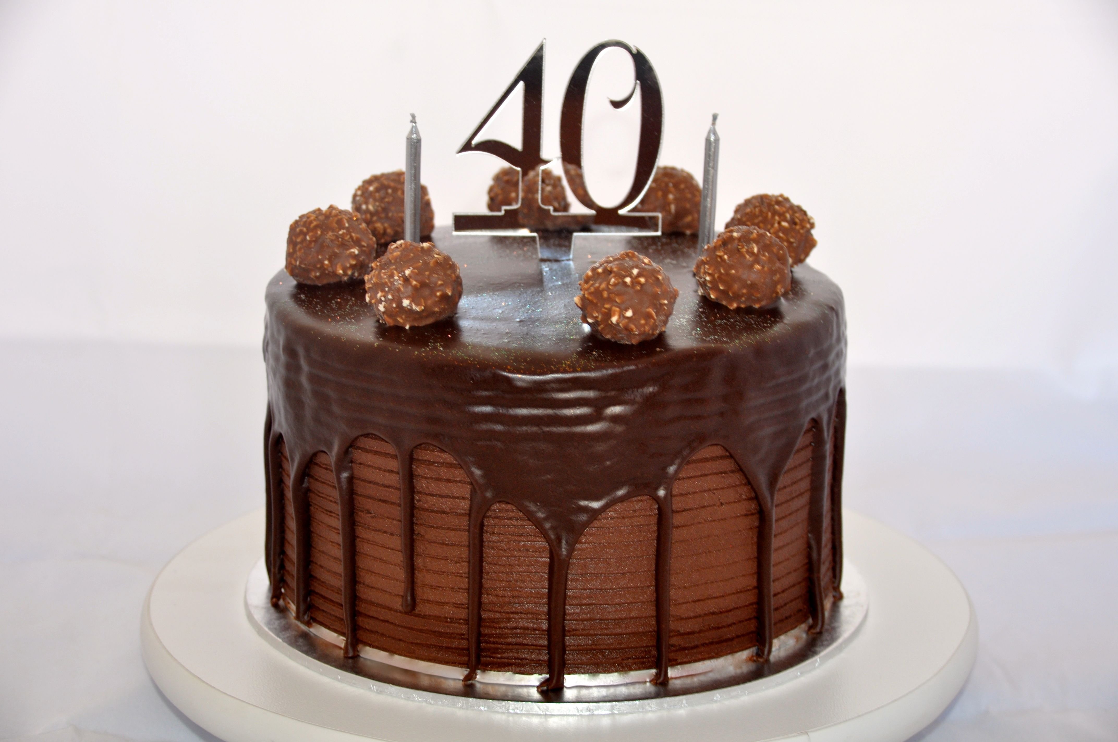 Отмечают ли 40 лет мужчине день рождения. Торт для мужчины. Мужской торт на день рождения. Украшение торта на 40 лет мужчине. Декор торта для мужчины.
