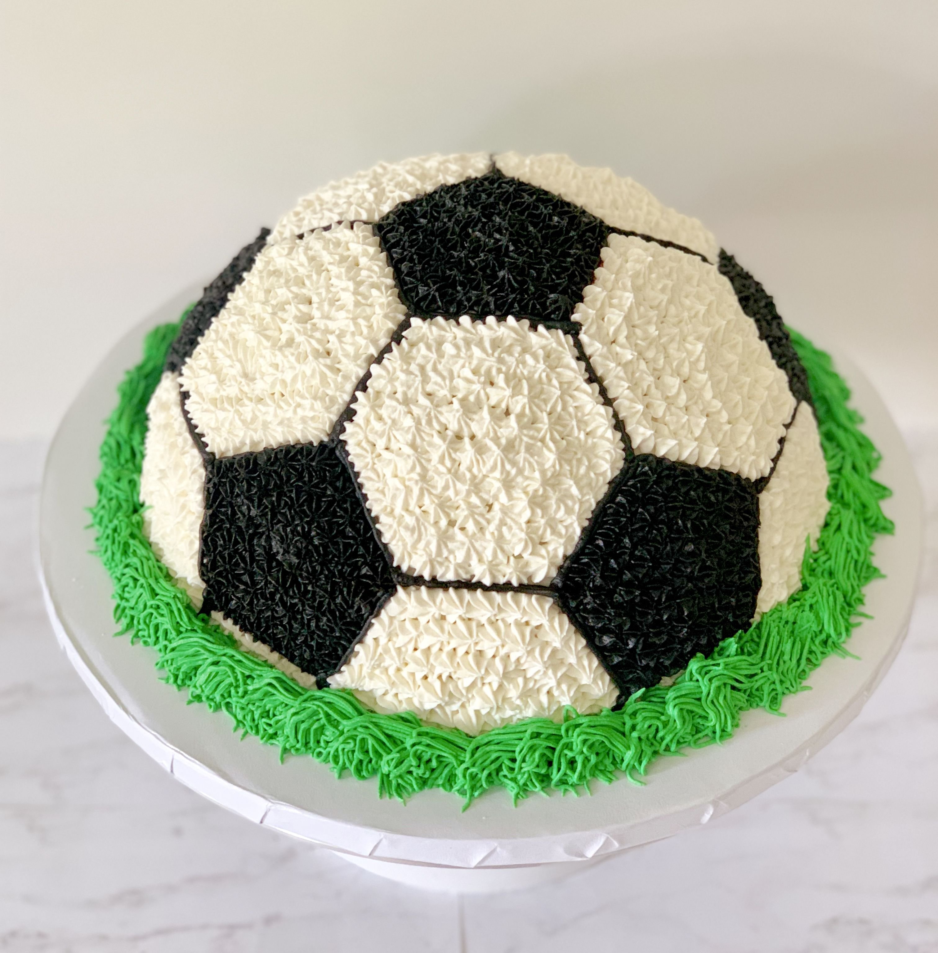Торт футбол с мастикой и мячом