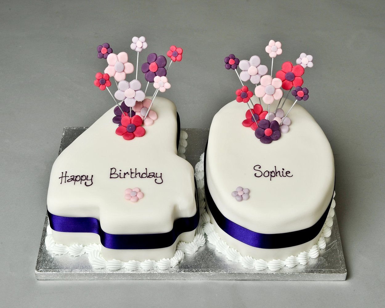 Торт на день рождения сестре прикольные. Тортик для подруги. Тортик подруге на день рождения. Торт подруге на день рождения. Торт на день рождения девушке прикольный.