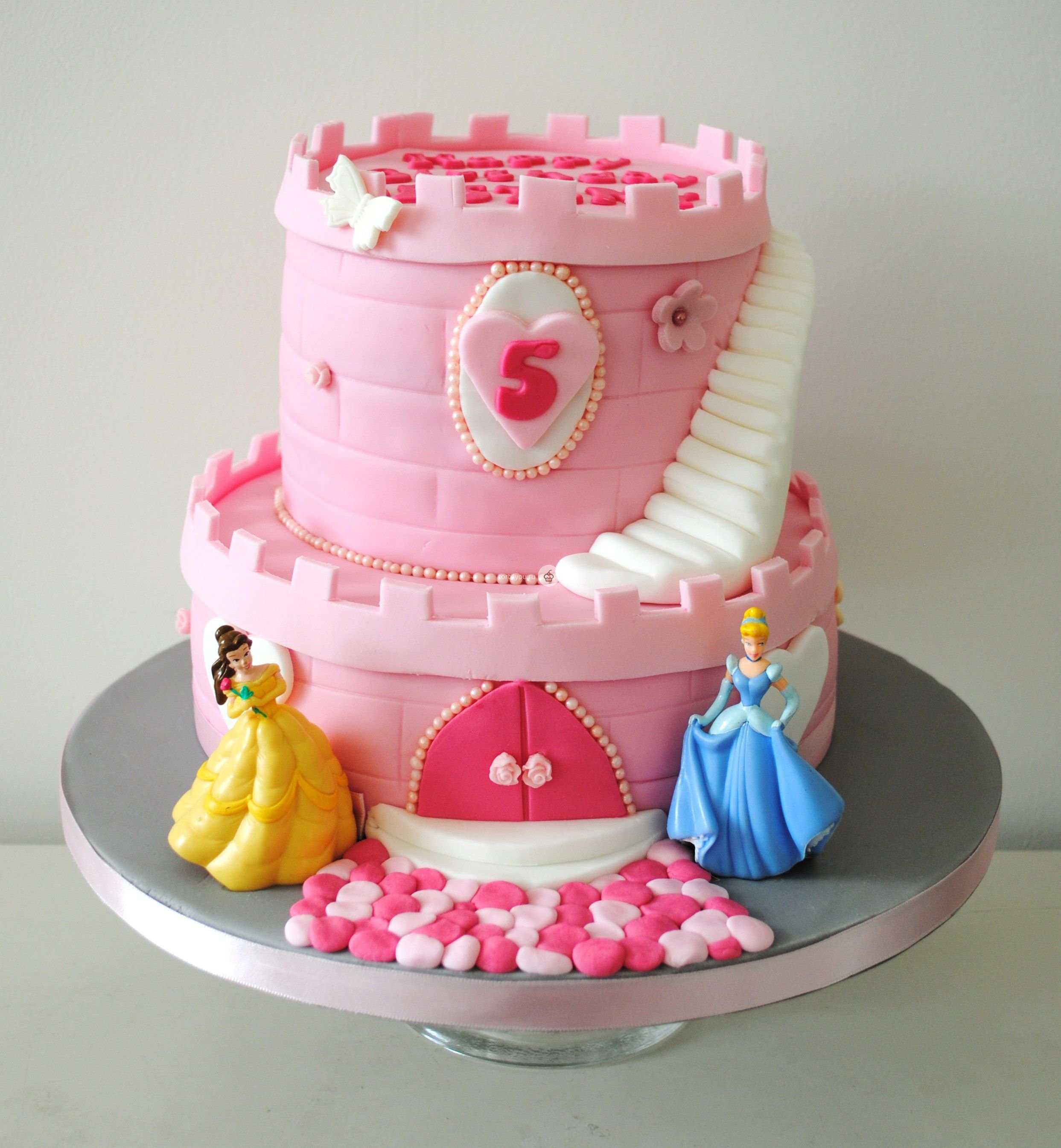 Торт для девочки с принцессой. Торт с принцессами. Девчачьи тортики. Тортик для принцессы. Детский торт принцесса.