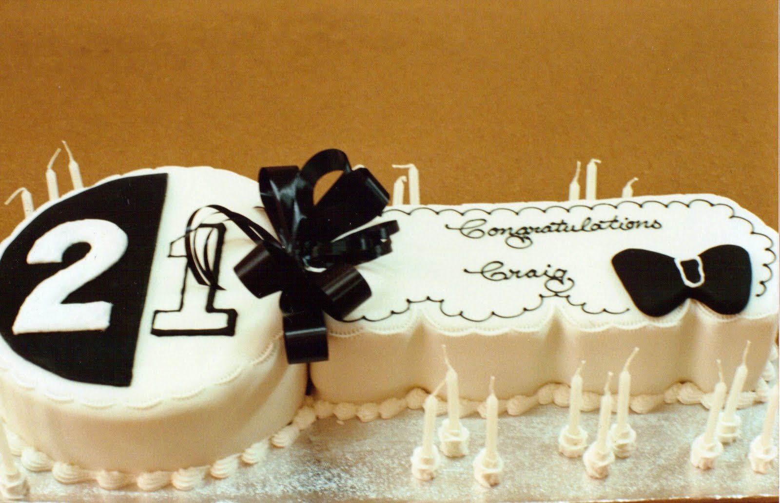 17 апреля 21 год. Торт на день рождения 21 год. Торт на 21 год парню. Торт на день рождения 21 год парню.