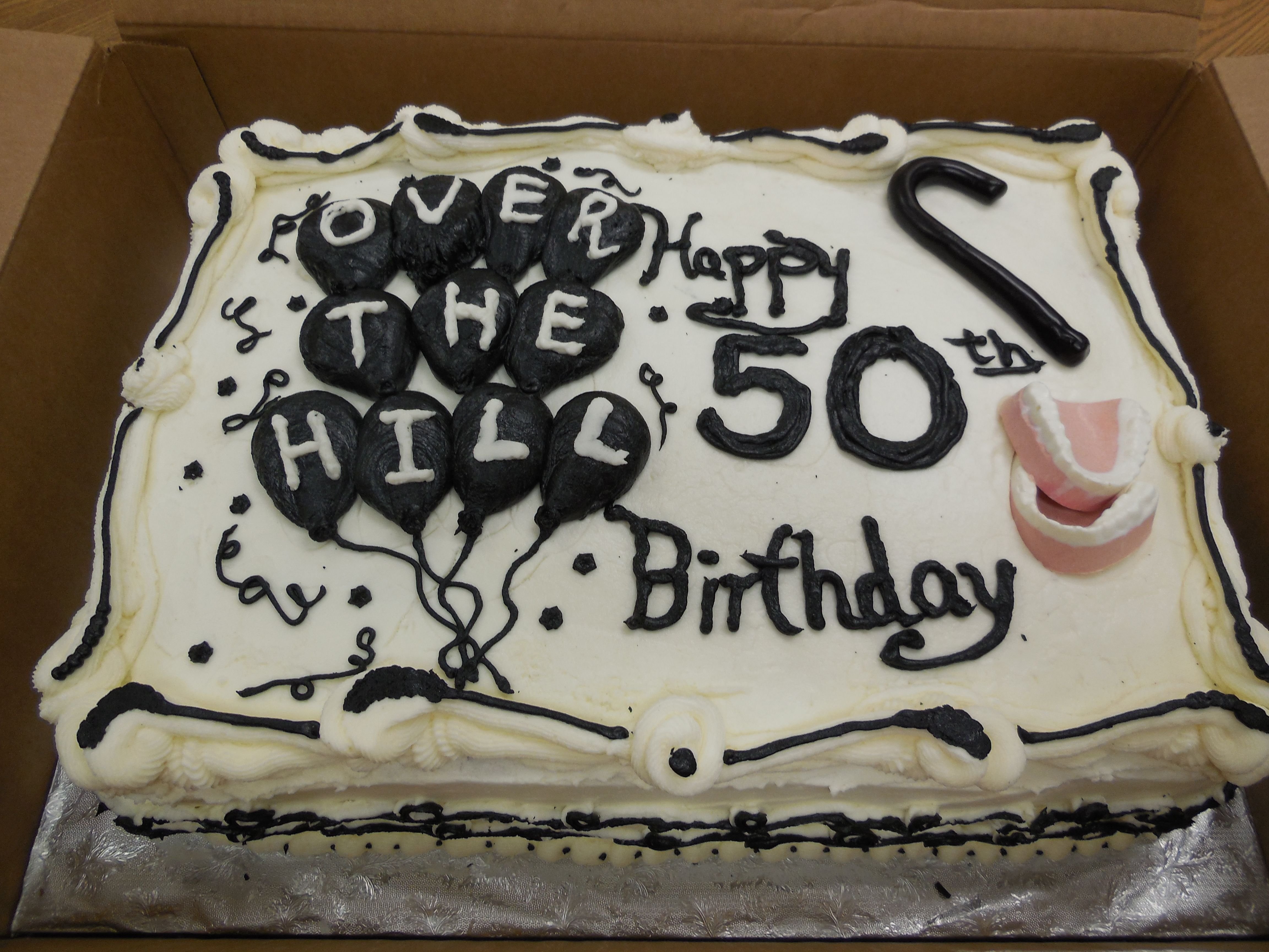 Надпись на торте мужчине 50. Торт на юбилей мужчине. Кремовый торт для мужчины на юбилей. Торт на 50 лет мужчине. Кремовый торт для мужчины на день рождения.