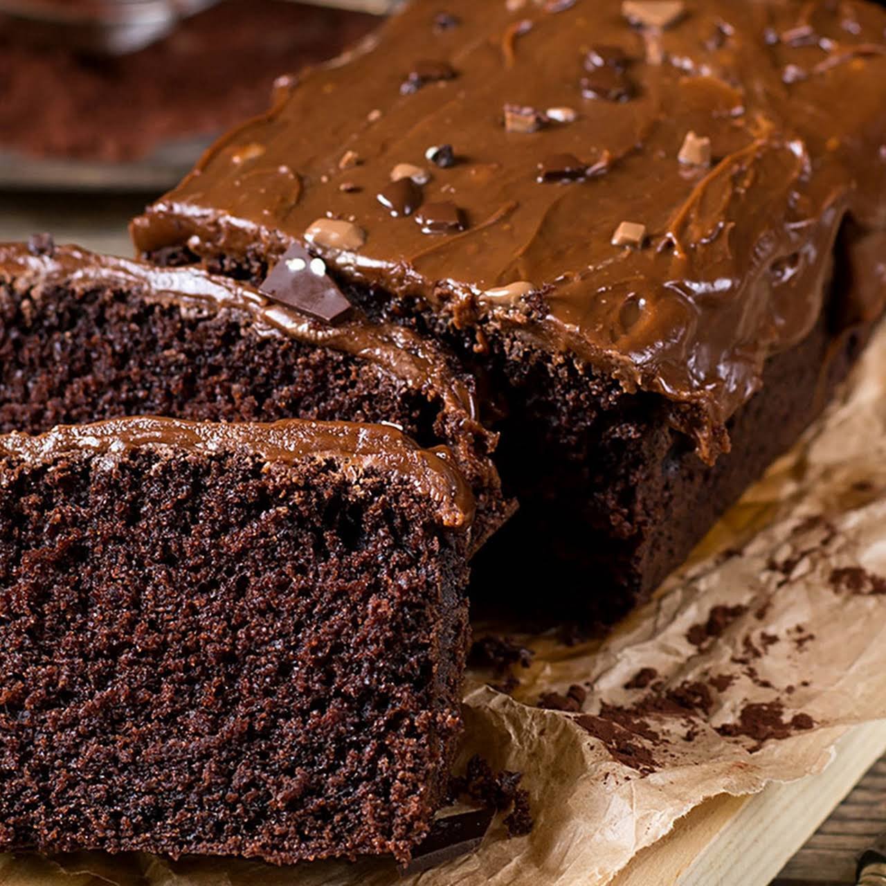 Кухне шоколадный пирог. Пирог с шоколадом. Мокрый шоколадный пирог. Влажный шоколадный пирог. Влажный шоколадный кекс.
