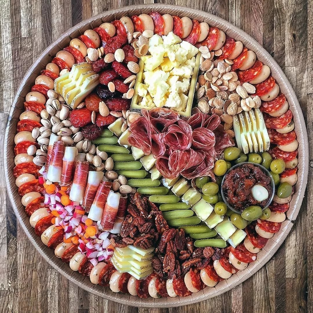 Сырная нарезка на праздничный стол