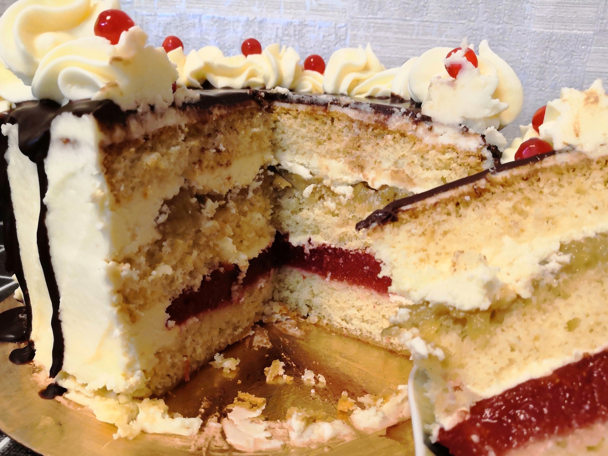 Начинки торта фото. Вкусные начинки для торта. Бисквитный торт. Вкусный бисквитный торт. Начинки для тортов бисквитных.