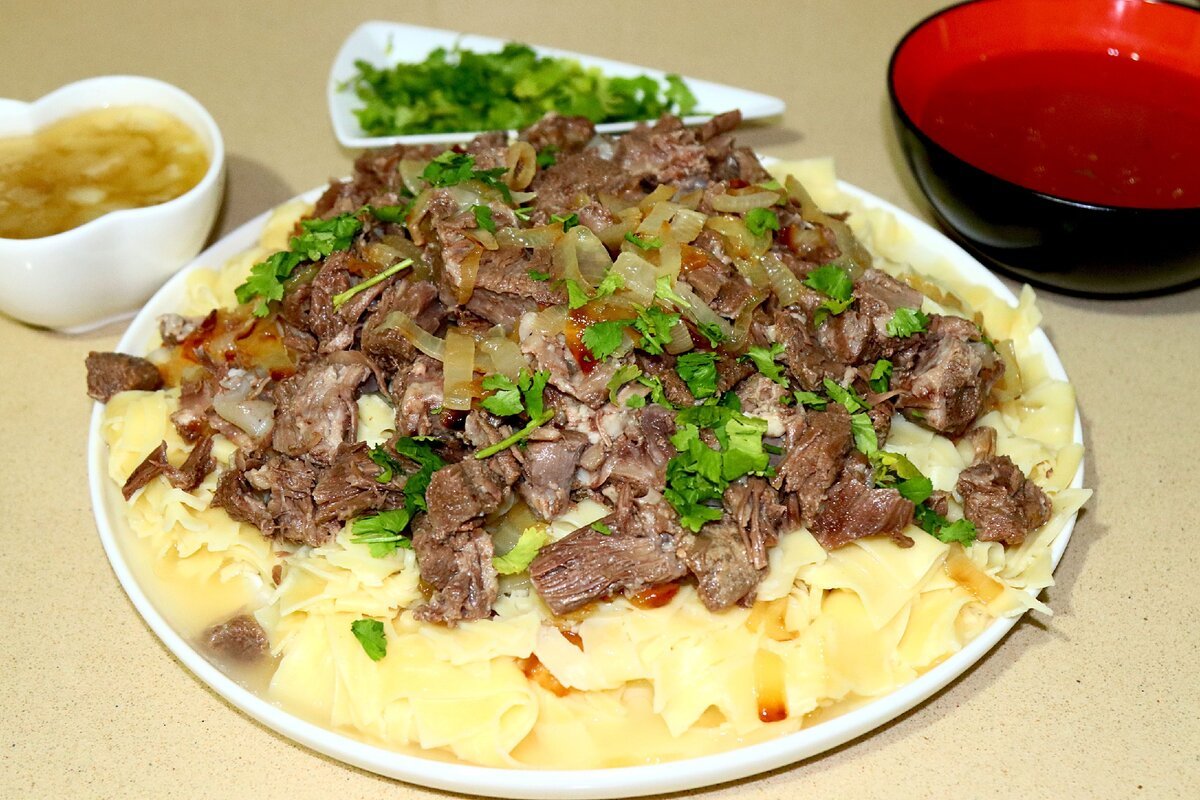 Казахское национальное блюдо бешбармак