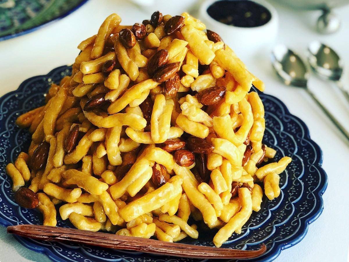 Татарское национальное блюдо Чак-Чак