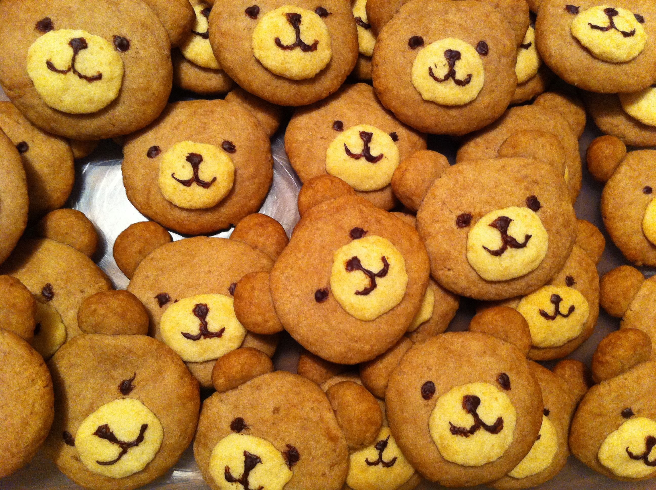 Включи печенюшка. Печенье. Печенье Медвежонок. Печеньки в виде мишек. Печенье в виде медведя.