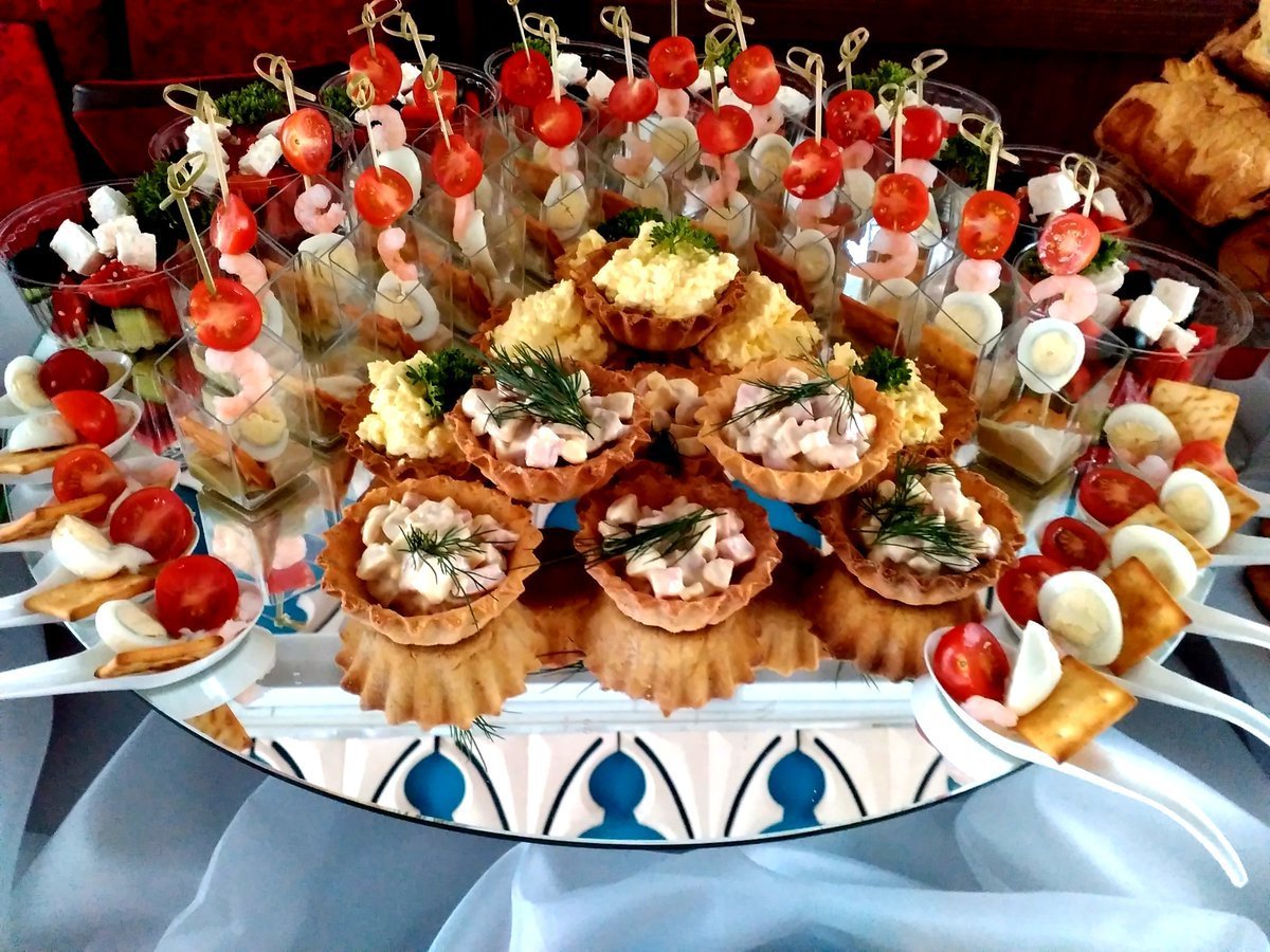 Бутерброды на шпажках