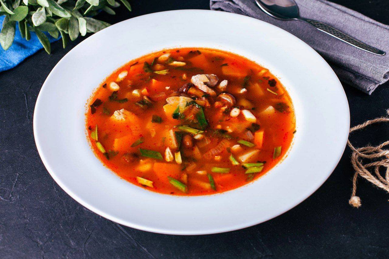 Красный фасолевый суп с курицей. Тосканский фасолевый суп. Тосканский томатный суп. Тосканский грибной суп. Тосканский суп с фасолью.