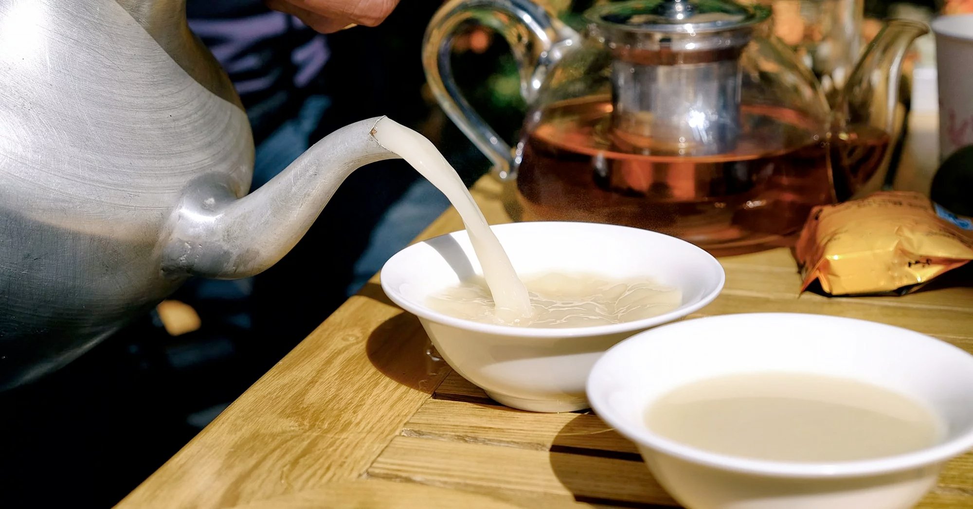 Чай с молоком рецепт приготовления. Часуйма тибетский чай. Монгольский калмыцкий чай. Джомба калмыцкий чай. Суттуг Шай чай.