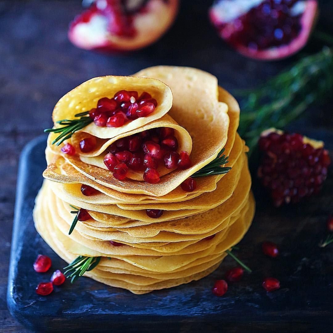 Красивая подача блинчиков