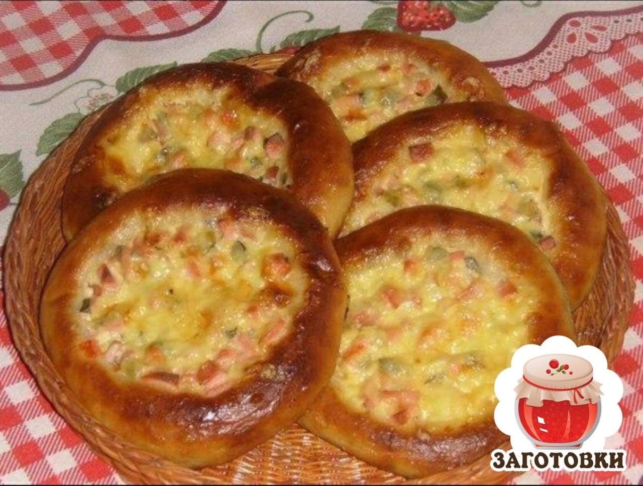 мини пицца в духовке из дрожжевого теста с колбасой и сыром рецепт с фото пошаговый фото 89