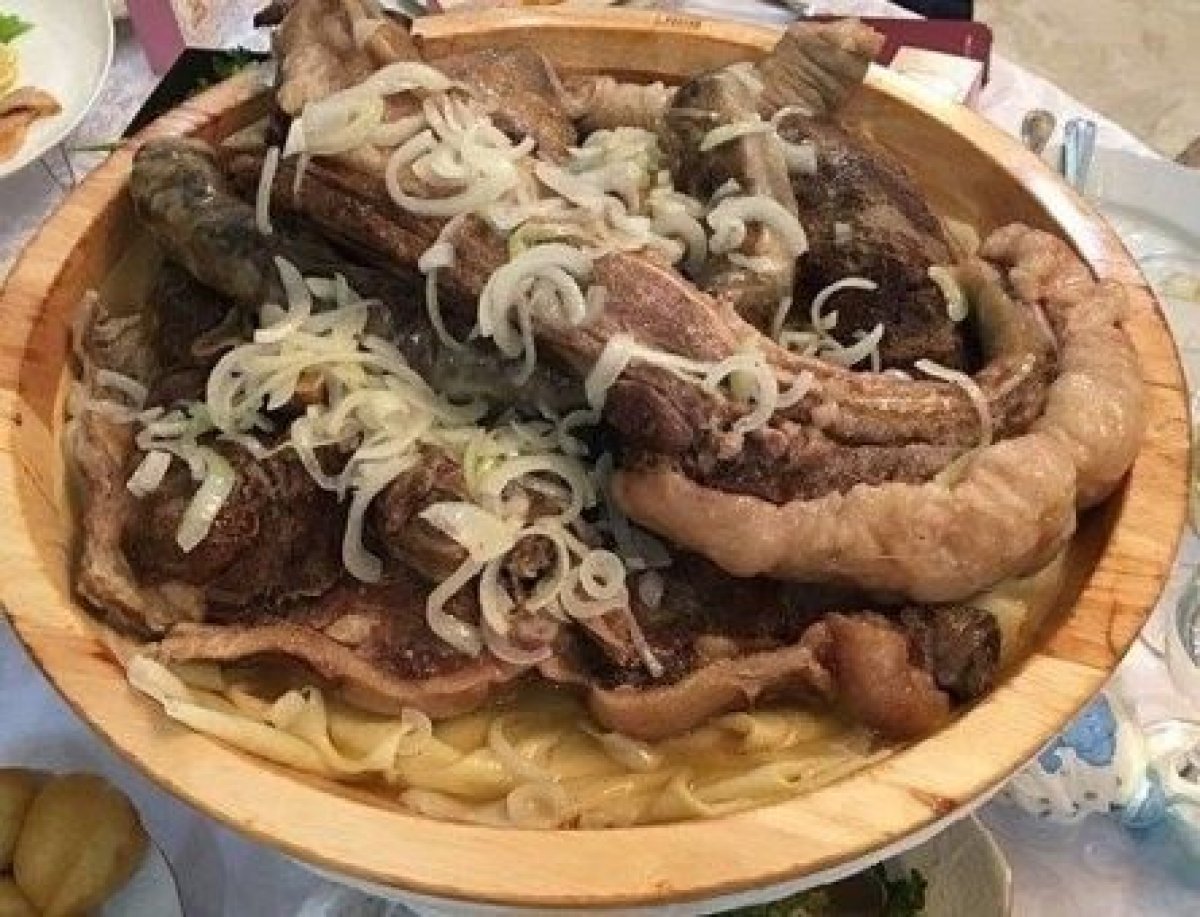 Казахское блюдо из кишок барана