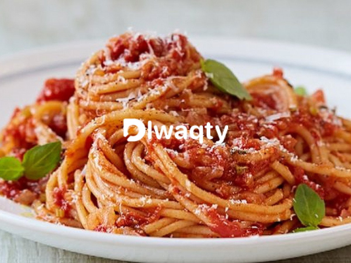 Лапша с томатами. Спагетти в томатном соусе. Паста с томатным соусом. Спагетти с томатной пастой. Томат паста.