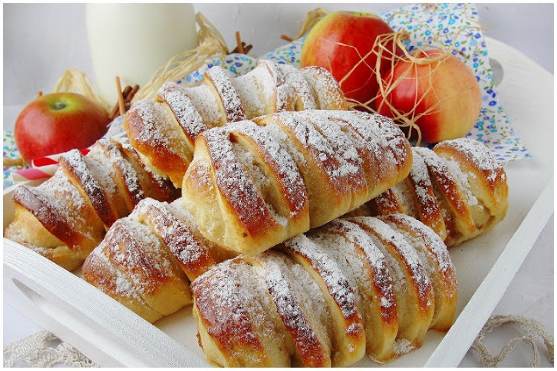 Булочки с яблочной начинкой