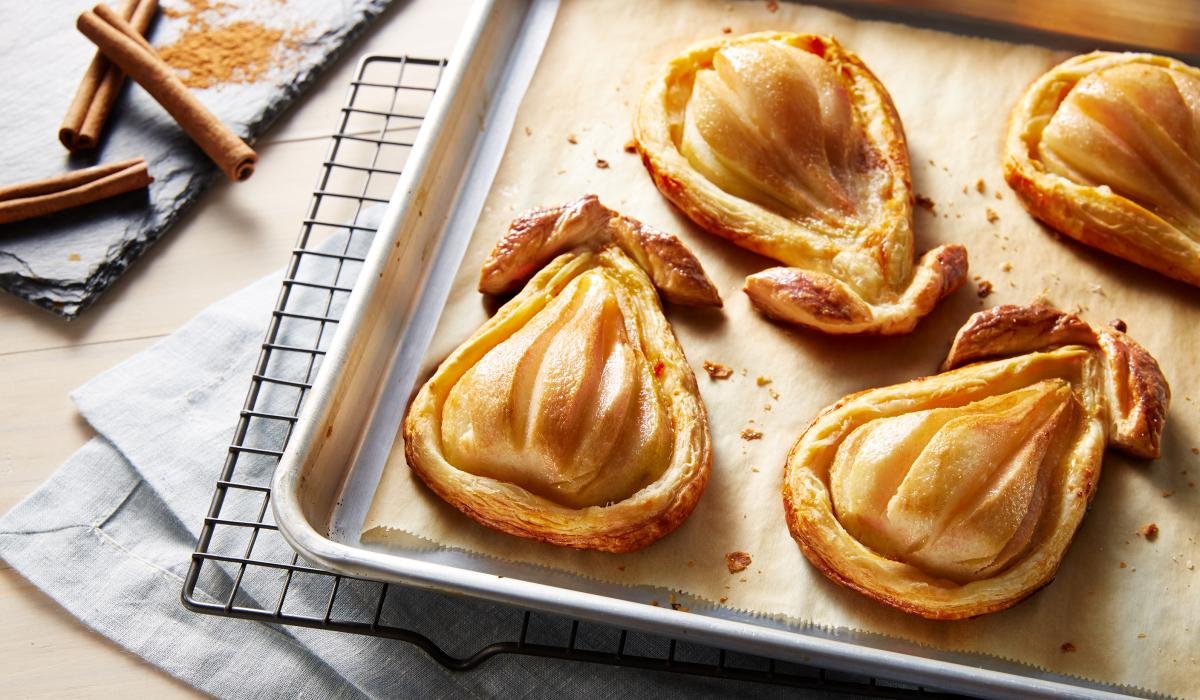 Красивые слойки с яблоками