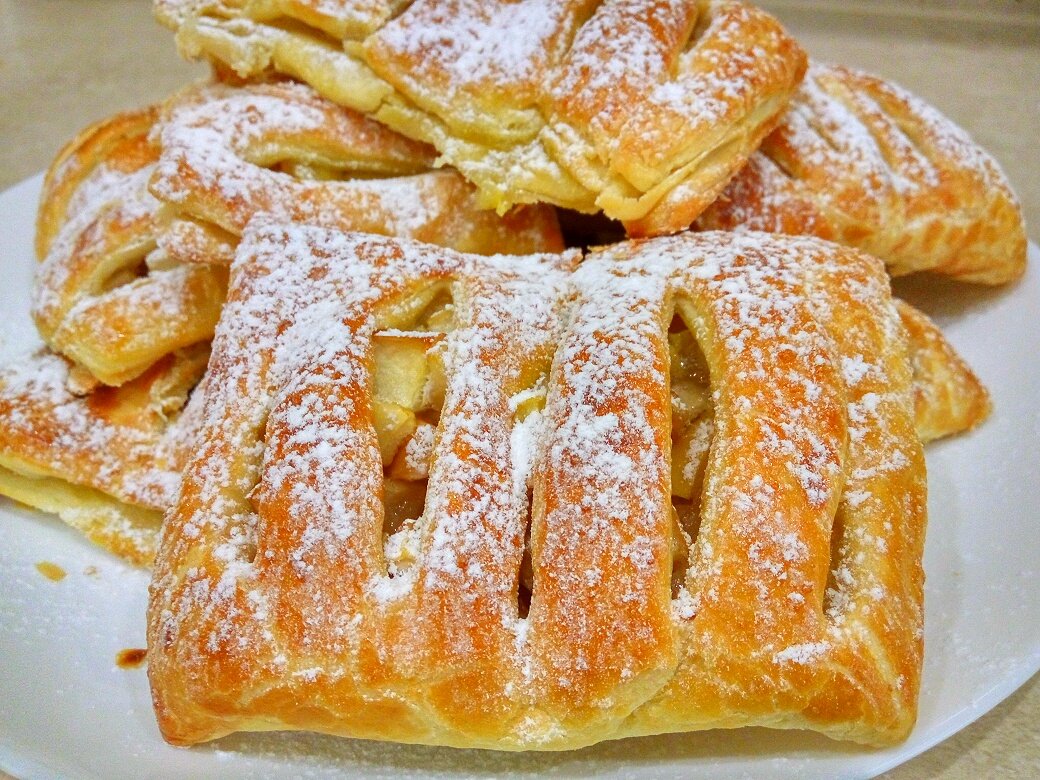Слойка с яблоками