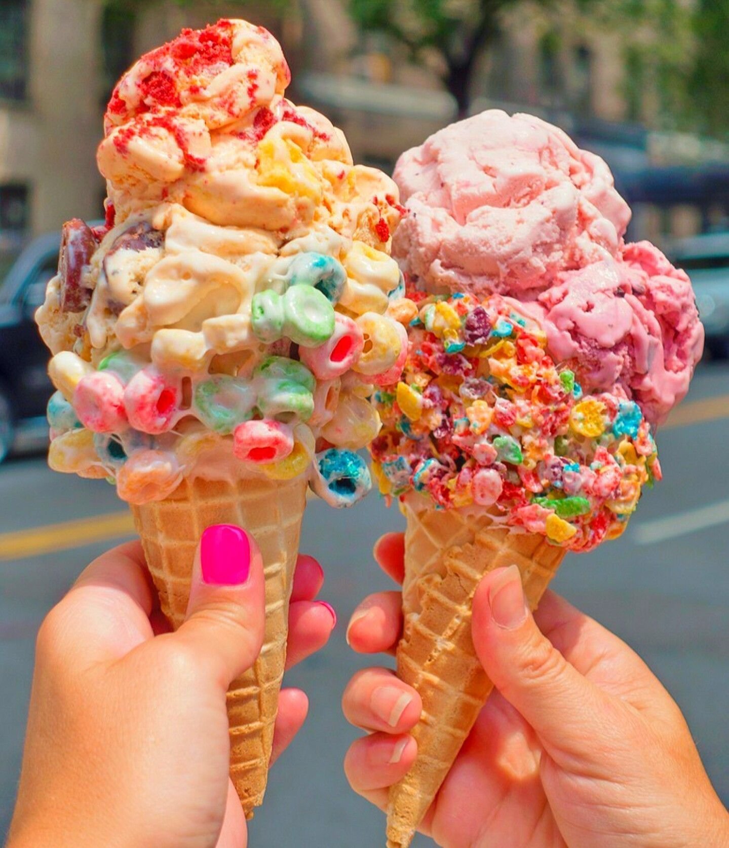 Включи самое вкусное. Вкусное мороженое. Красивое мороженое. Мороженое с посыпкой. Очень аппетитное мороженое.
