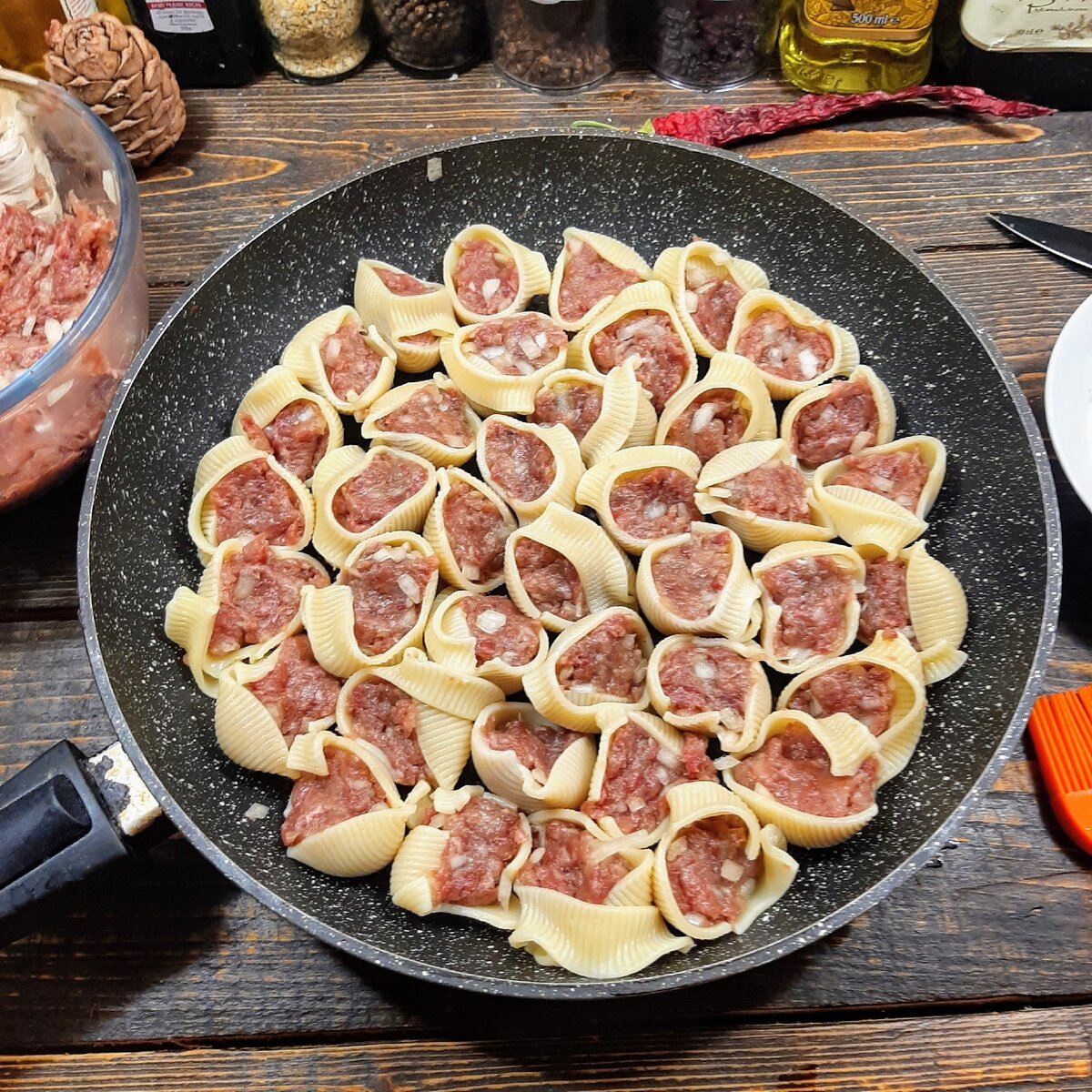 Крупные макароны фаршированные фаршем в духовке