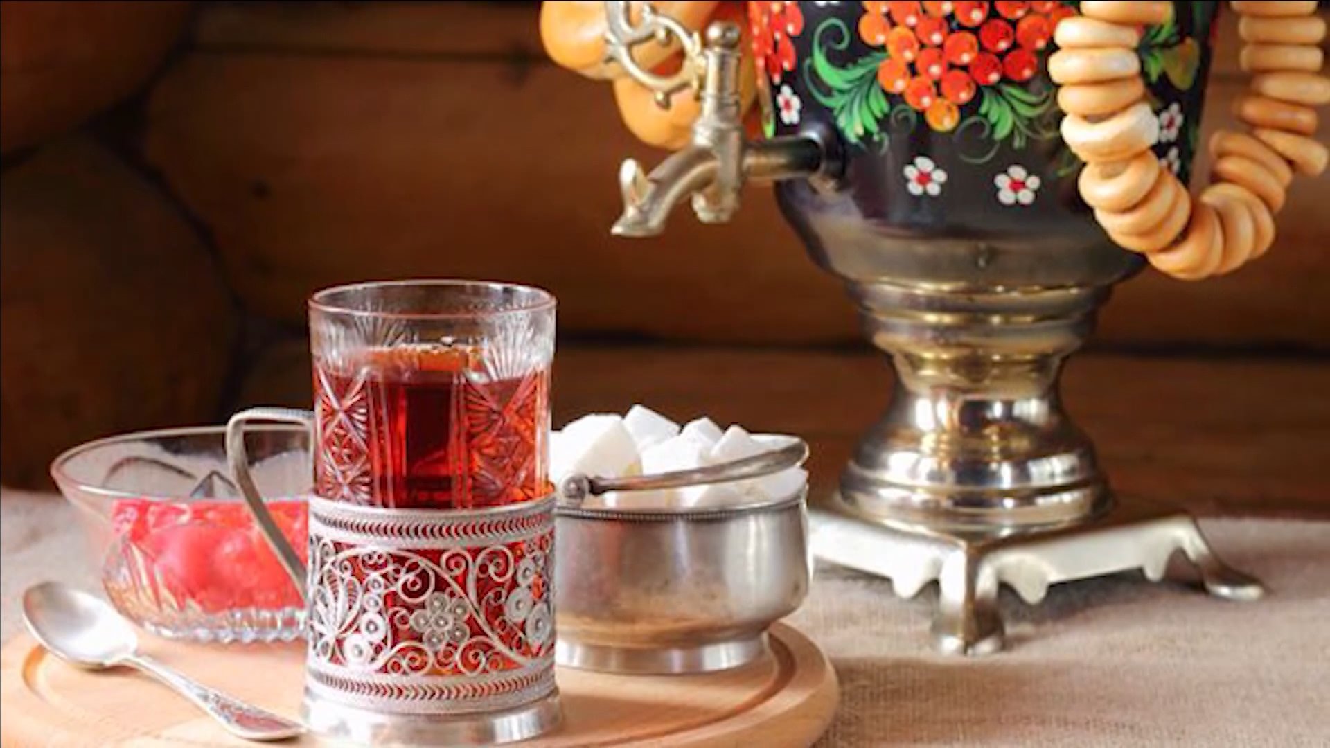 Утро кипеть. Самовар чай. Чаепитие с самоваром. Традиционное русское чаепитие. Чайная у самовара.