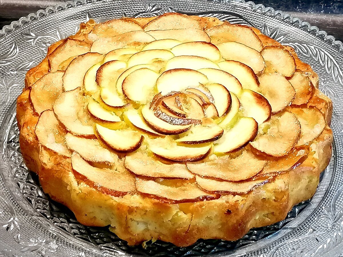 Пирог с яблоками и тыква рецепт. Шарлотка Царская. Tarte French Pasrety. Пирог с яблоками 3 стакана в духовке рецепты быстро и вкусно.