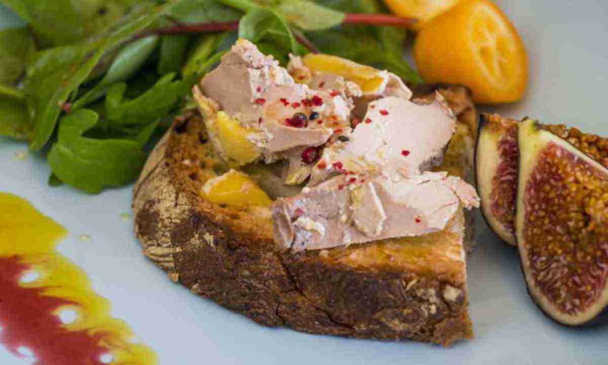 Паштет из куриной печени подача