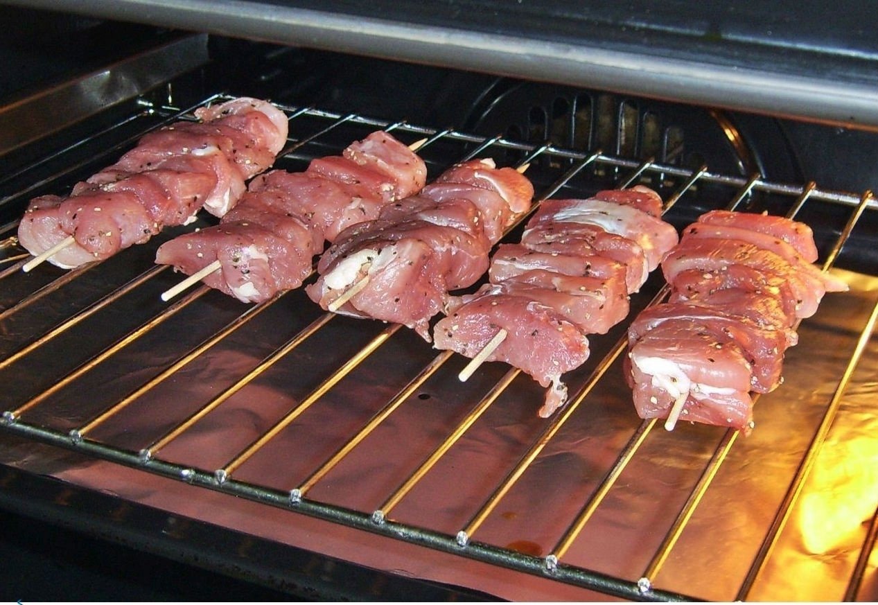 Запечь мясо без духовки