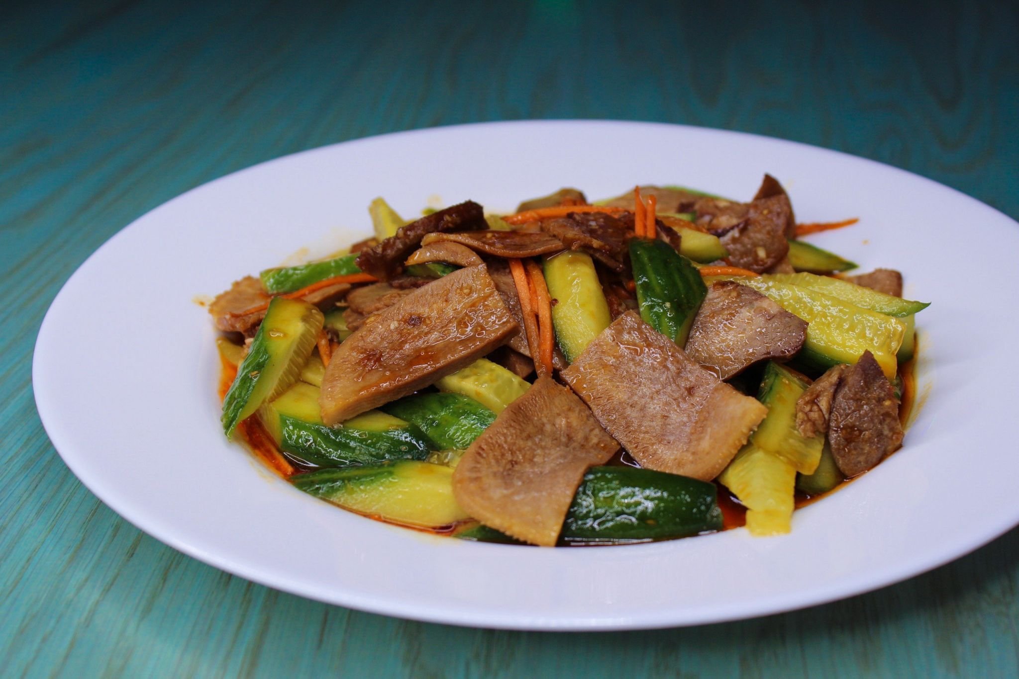 Китайский салат из языка с огурцами. Рецепт
