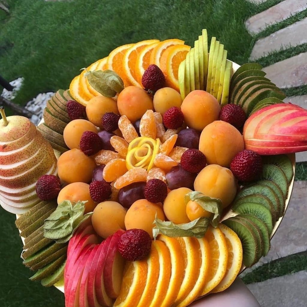 Как красиво нарезать фрукты на праздничный стол в домашних условиях фото