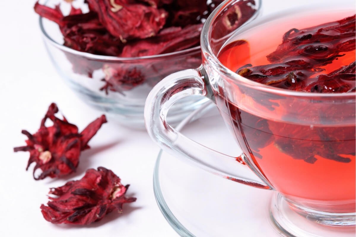 Фруктовый каркаде. Каркаде (гибискус). Красный чай каркаде. Каркаде Hibiscus sabdariffa. Чай "каркаде".