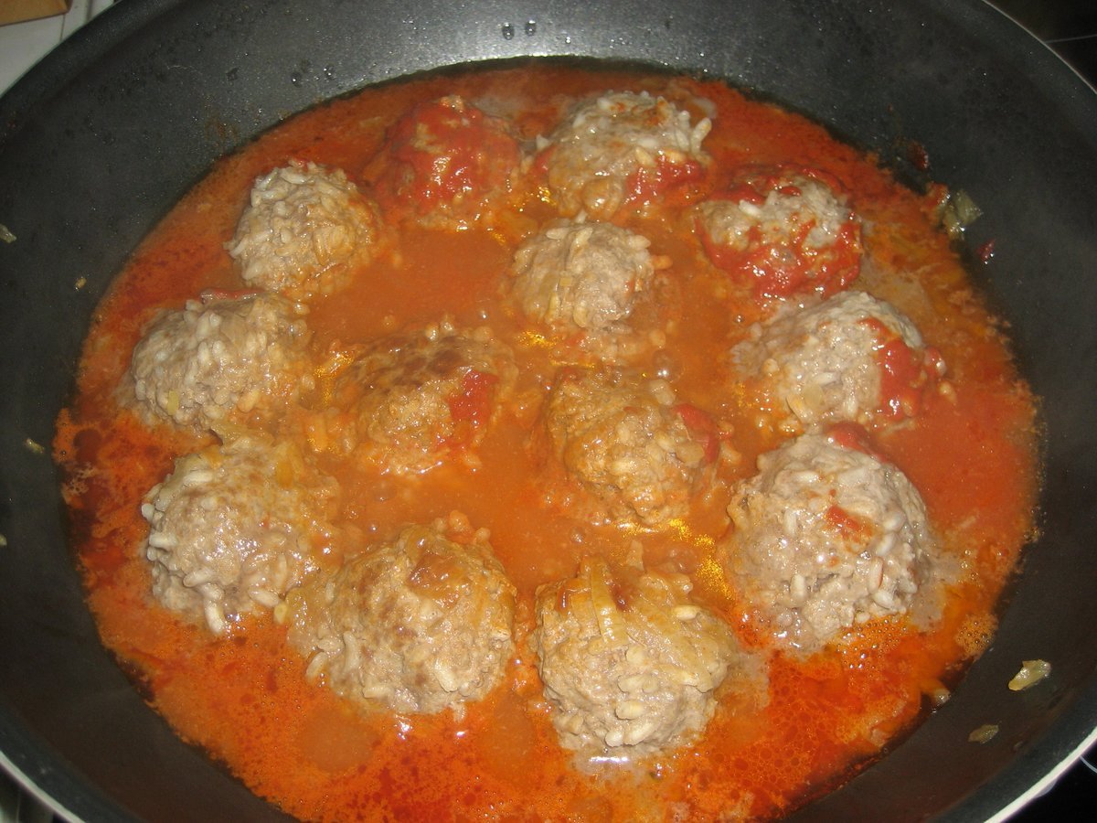 Котлеты в томатном соусе на сковороде с фото пошагово
