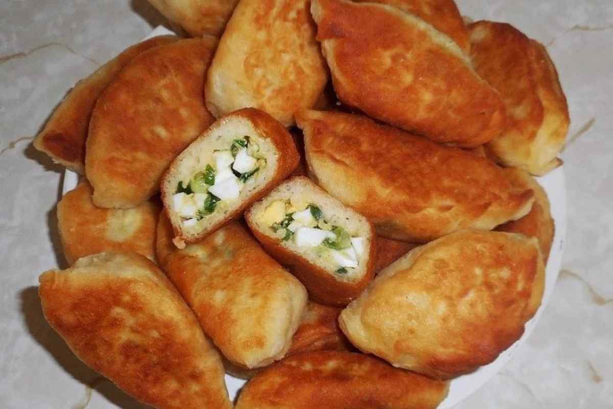 Пирожки жареные с ветчиной и сыром