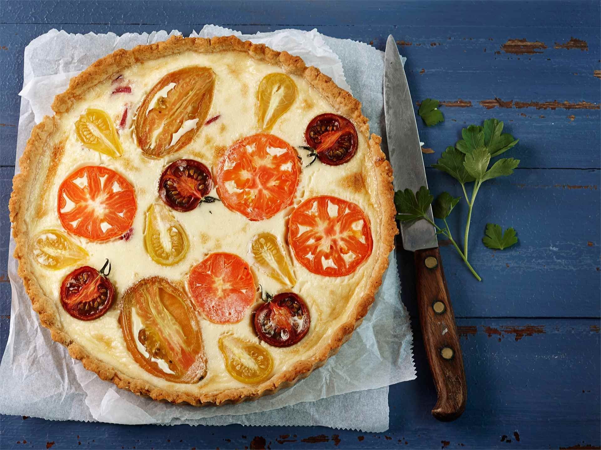 Пирог с томатами и сыром