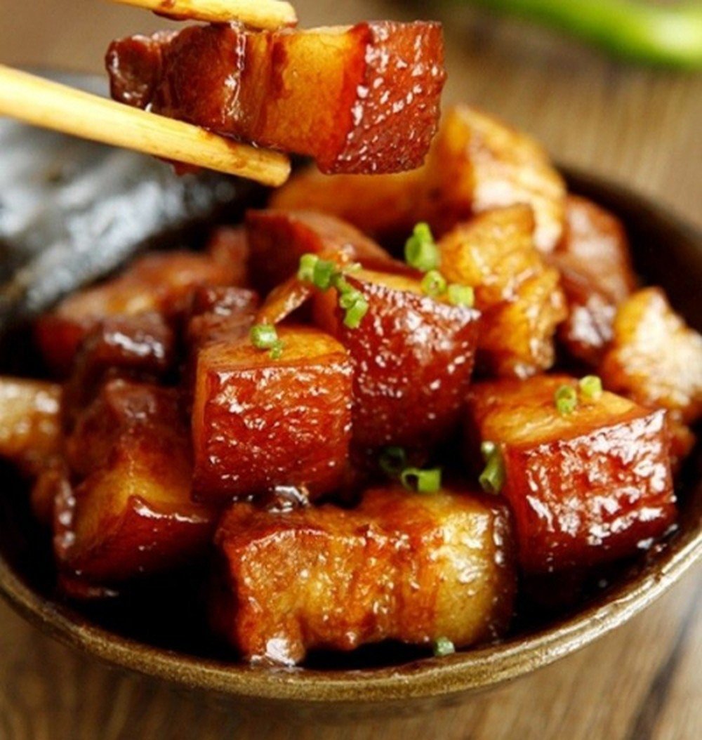 Рецепт китайского сладкого мяса. Thit kho. Хуншао Мьен. Свинина Хуншао. Свиная грудинка по китайски.