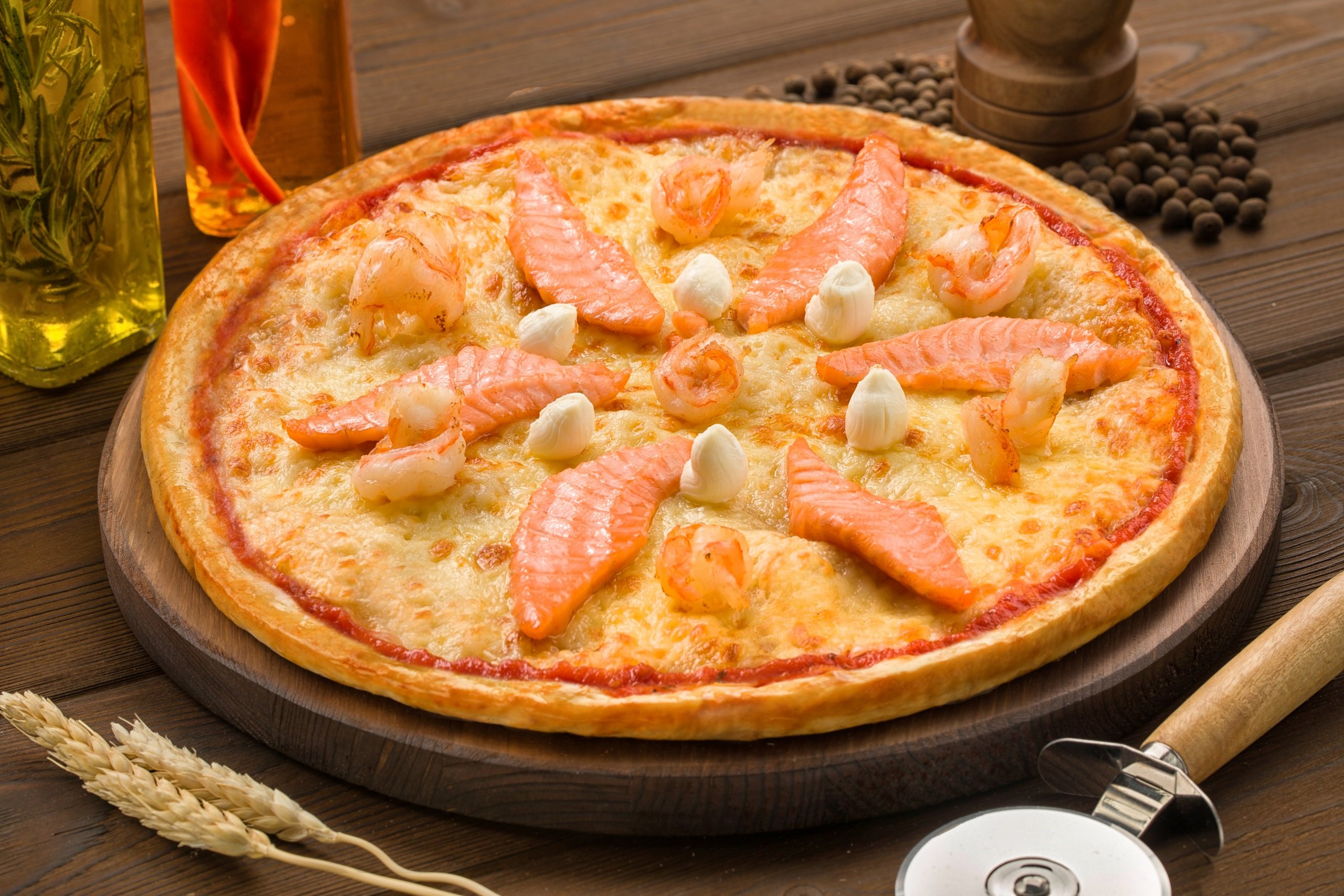 белый соус для пиццы с красной рыбой (120) фото