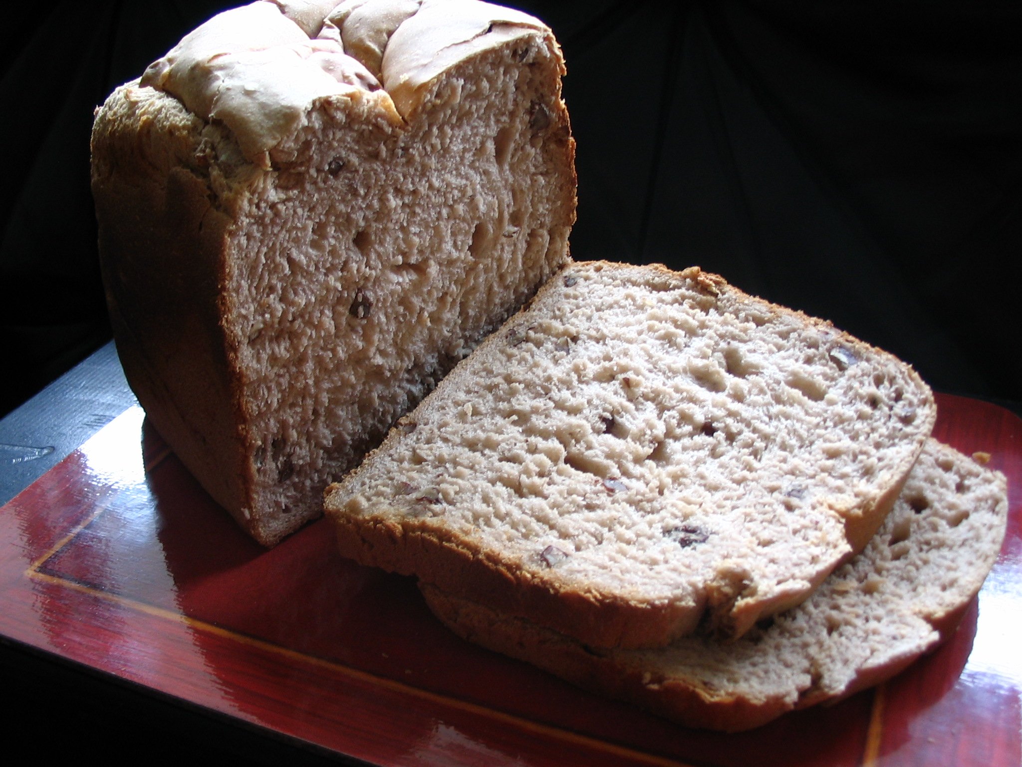 Цельнозерновой хлеб в редмонд. Цельнозерновой хлеб в хлебопечке. Хлеб из пшеничной цельнозерновой муки. Хлеб из цельнозерновой муки в хлебопечке. Хлебопечка для цельнозерновой муки.