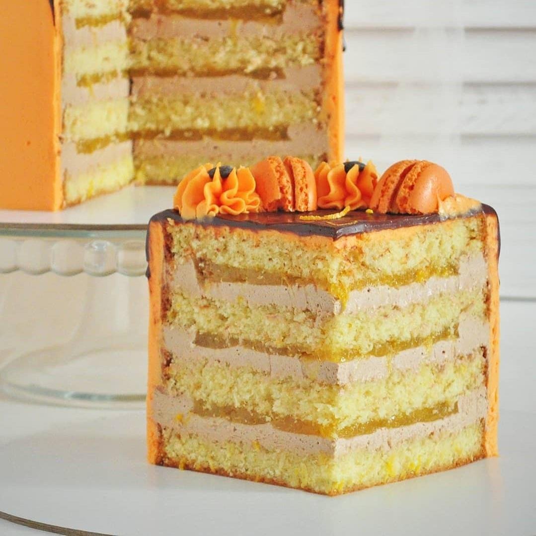 Торт с кремом чиз и фруктами