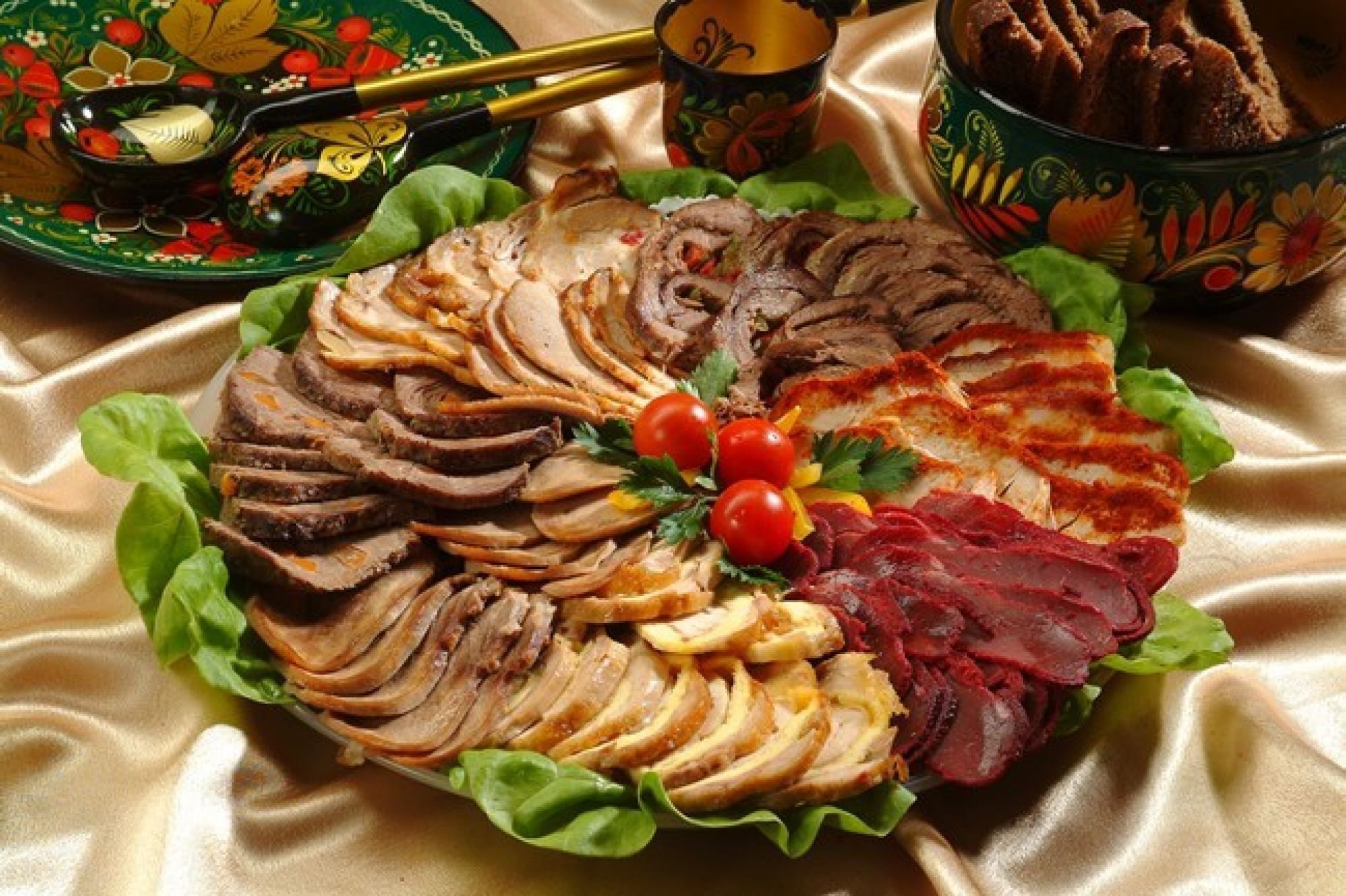 Горячие блюда на стол из мясо