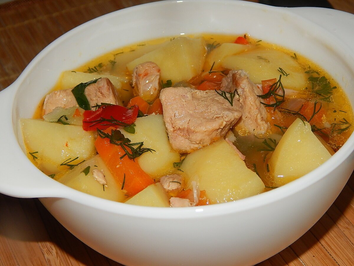 Суп с мясом свинины и картошкой