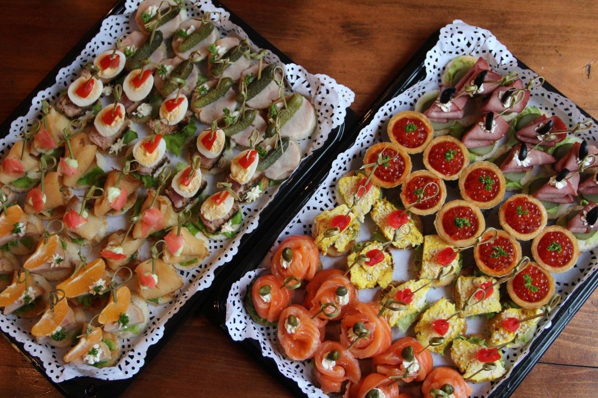 Тарталетки с Альметте и семгой