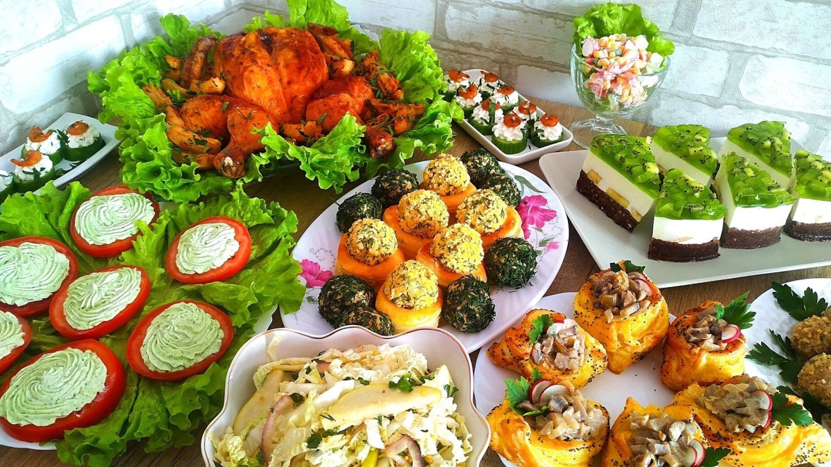 Салаты и закуски на стол