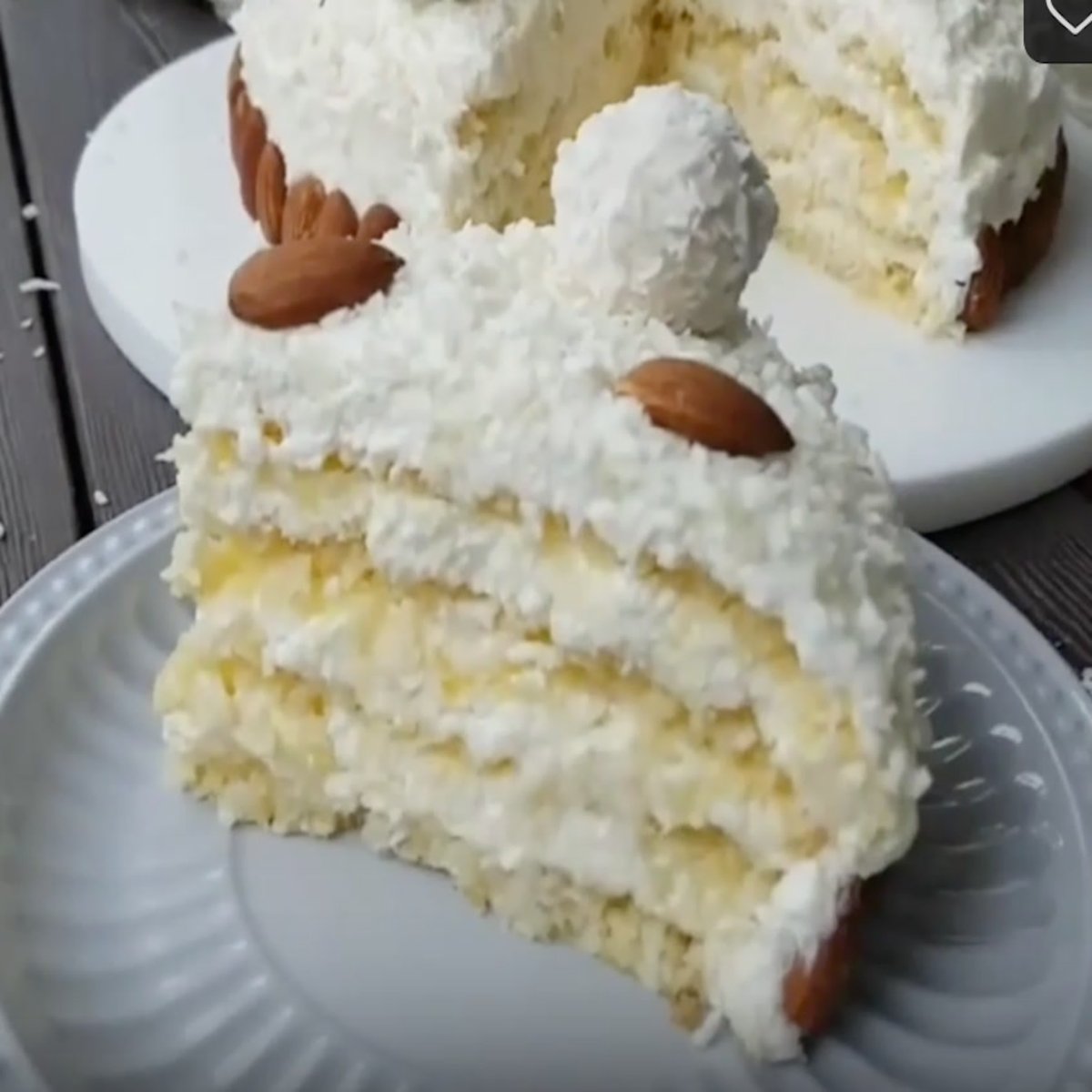 Торт с кокосом без выпечки