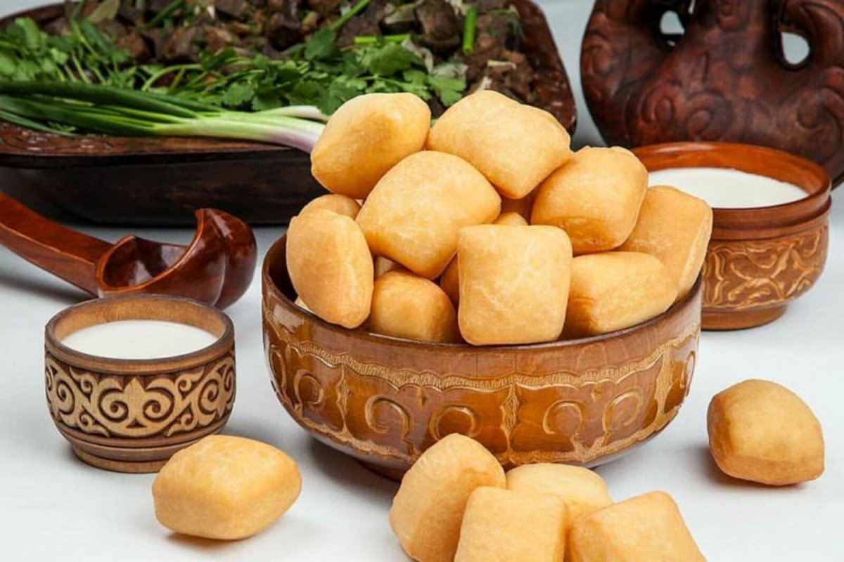 Казахская кухня бауырсак