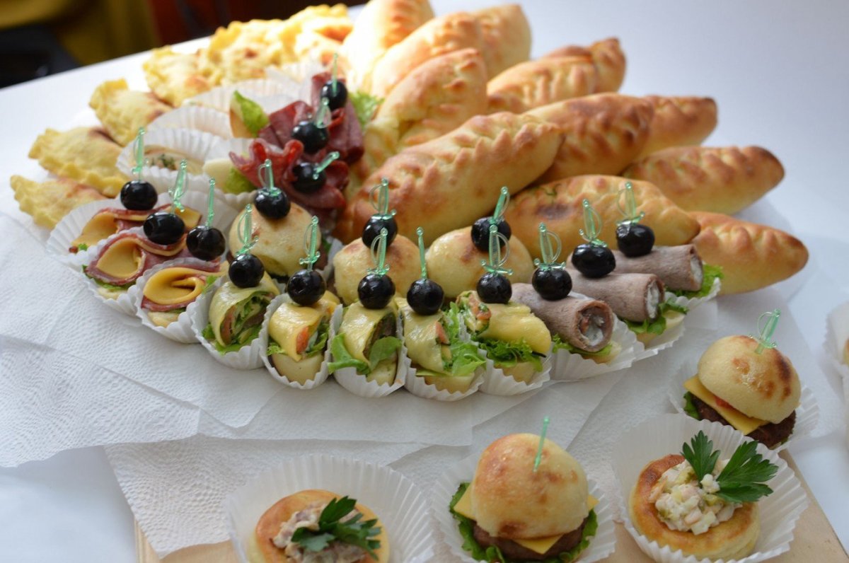 Канапе с Пиколини