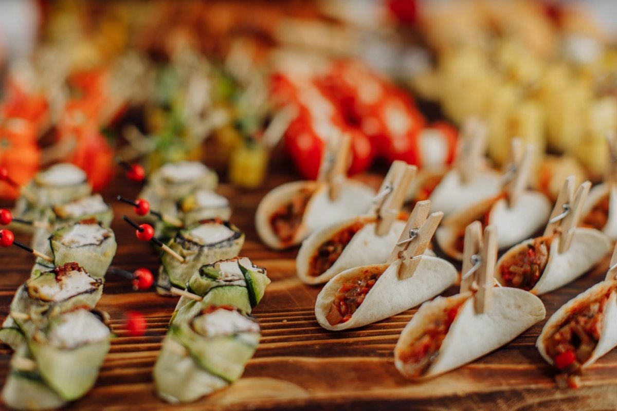 Украшение праздничного стола